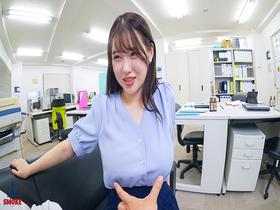 【乳首開発セクハラ】残業中のオフィスで二人きり、無自覚パツパツおっぱい挑発してしまい中年スケベ部長から若肌乳首をネチっこくいじられチクイキ絶頂してしまう色白巨乳部下OL　サンプル画像16